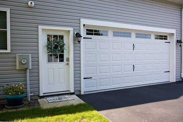 24/7 Emergency Garage Door Panel Replacement experts in Stonewall, LA
